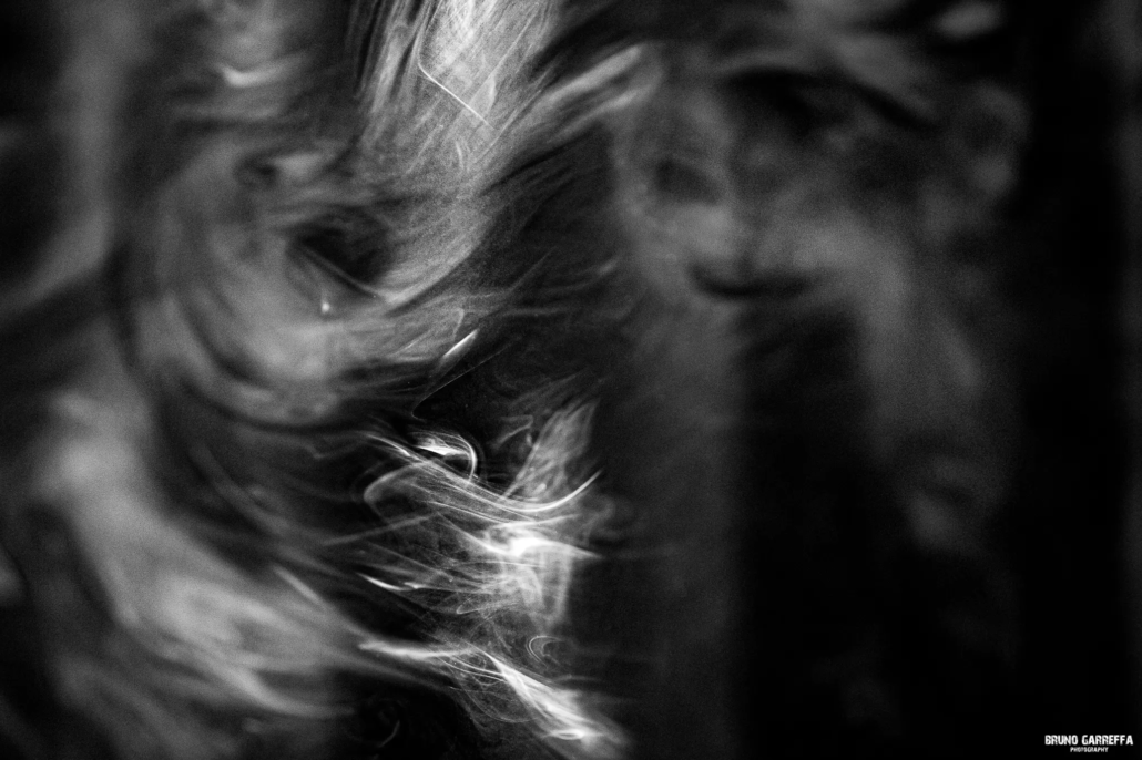 fotografia concettuale astratta del fumo di sigaretta scattata a milano dal fotografo bruno garreffa