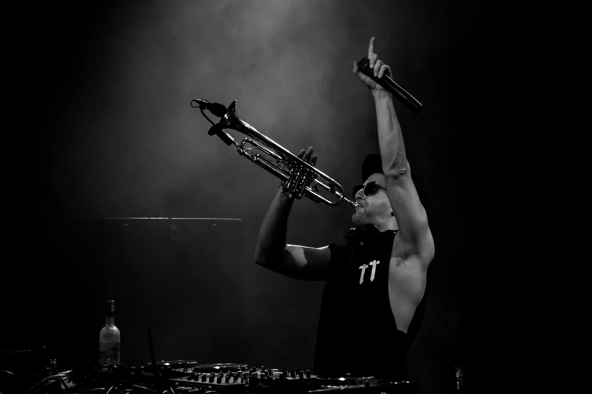 foto live del dj set di Timmy Trumpet a Milano realizzata dal fotografo concerti bruno garreffa