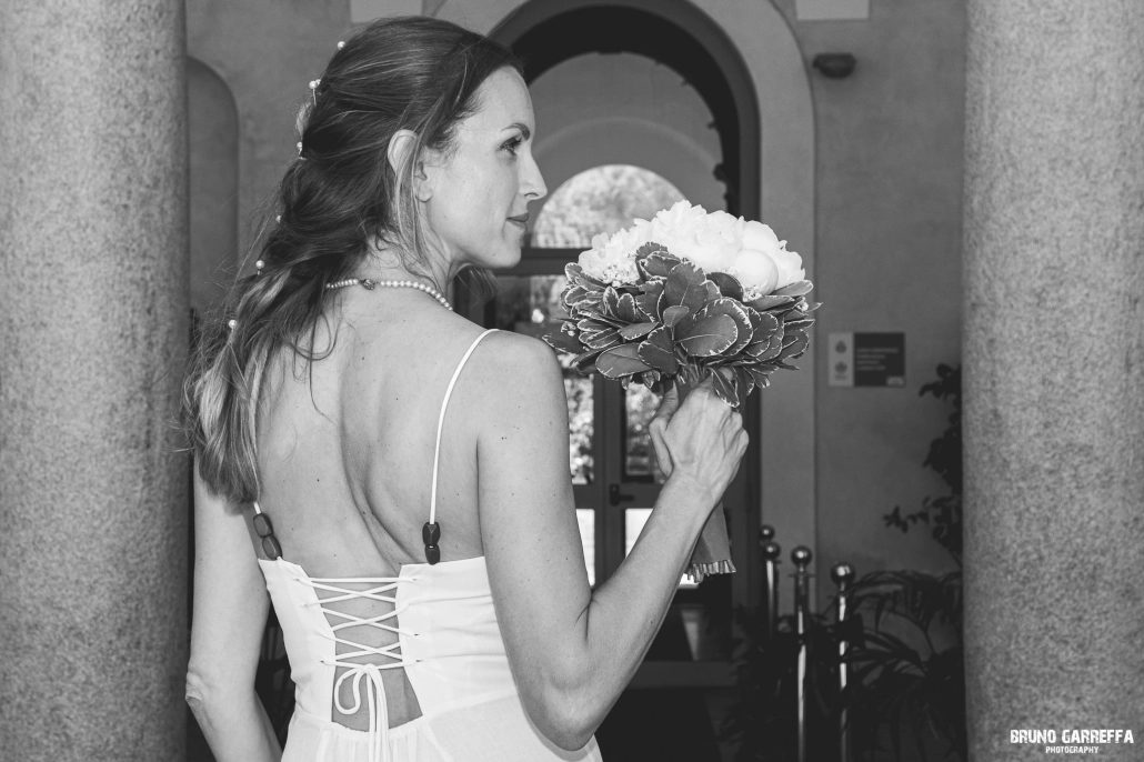 foto sposa con bouquet, realizzata dal fotografo matrimonio milano Bruno Garreffa